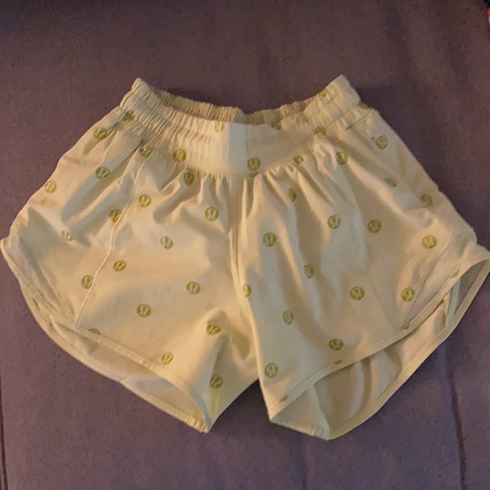 Lululemon 4” Hottie Hot Shorts